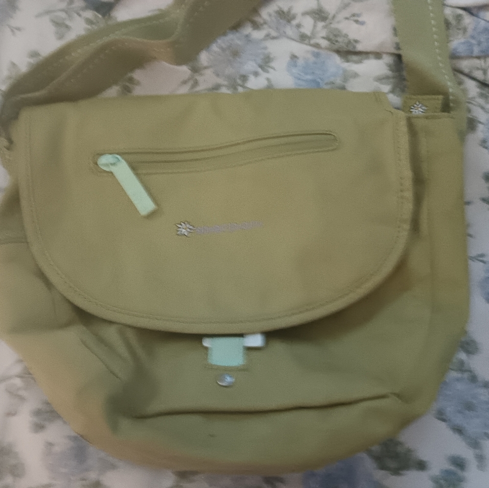Sherpani messenger type bag.  Crossbody. Only used a couple of times.